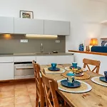 Brat Salions By Interhome *